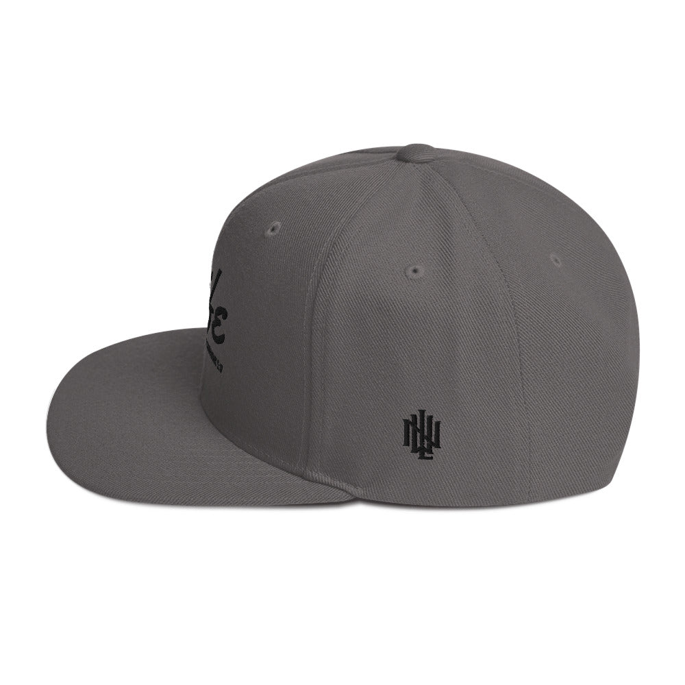 PURSUE NEW LIFE Snapback-BLK-WHT EMB